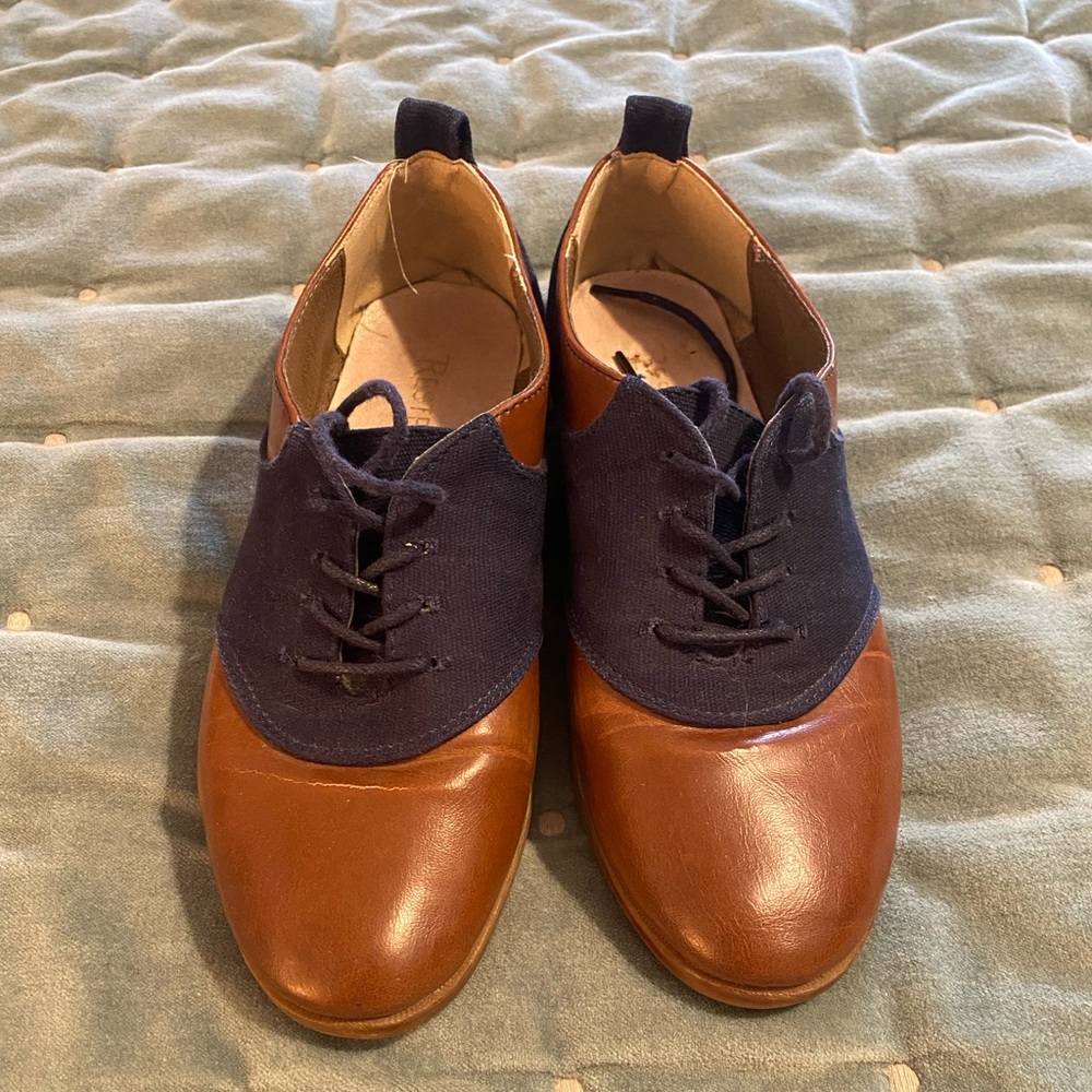 Restricted Oxford shoes!